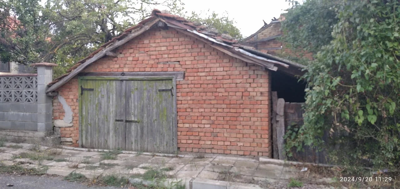 Къща с двор в с. Гильовца, общ. Несебър — снимка 9
