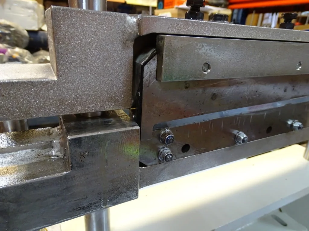 Пневматична гилотина за пластмаса Battenfeld Fischer TM-325 Pneumatic Cuillotine Cutter Plastic — снимка 5