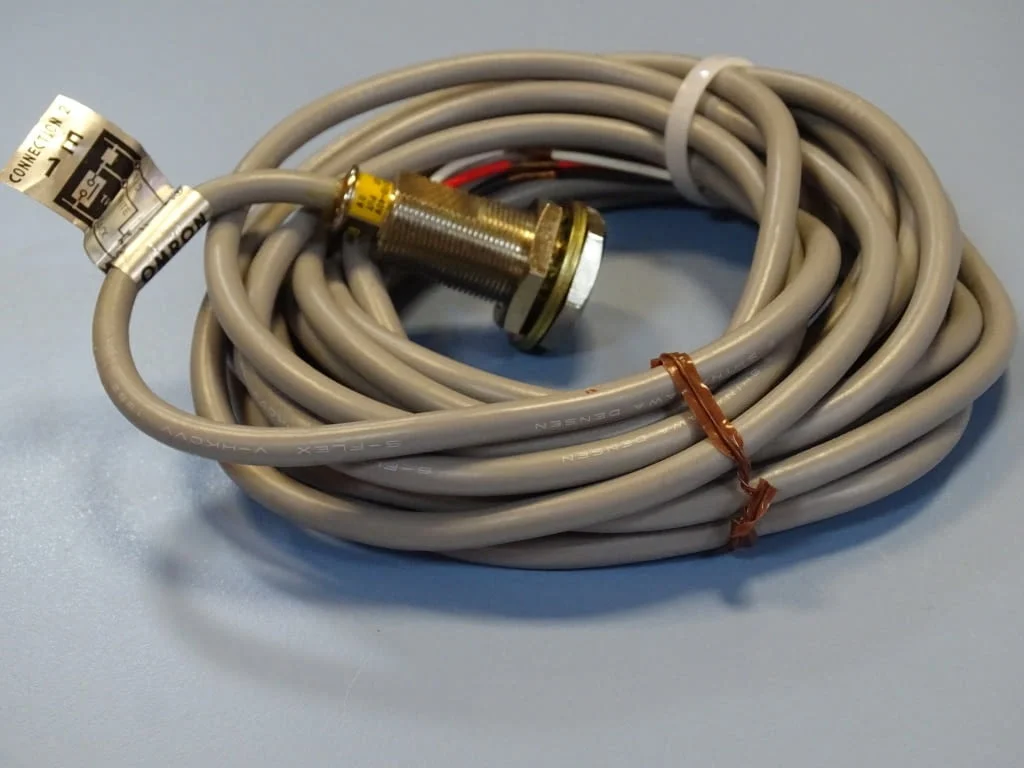 Индуктивен датчик Omron TL-X5E1 inductive proximity sensor — снимка 9