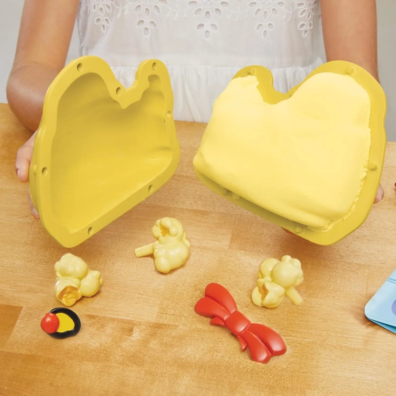 Детски комплект за приготвяне на сладкиши Duck Cake Mix – играчка за „гответе“ с 15 аксесоара — снимка 6