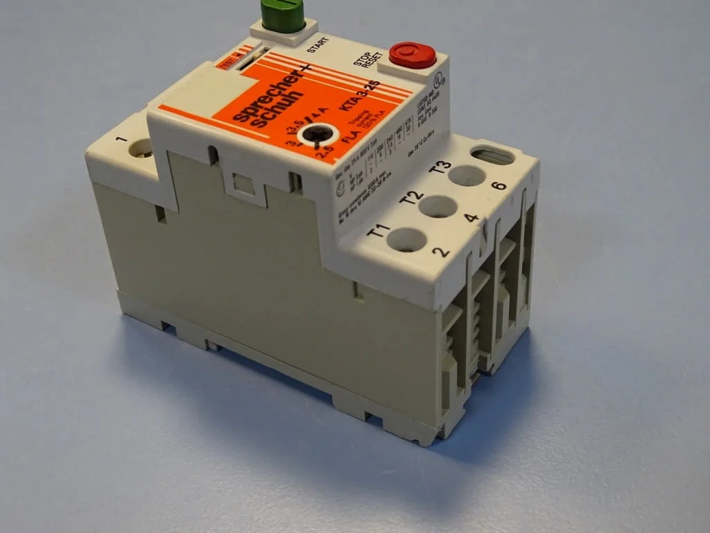 Моторна защита Sprecher+Schuh KTA 3-25 2.5/4A overload relay motor control — снимка 2
