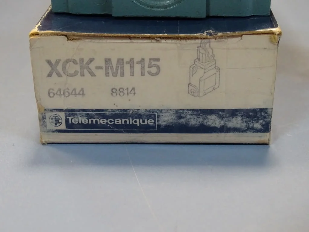 Краен изключвател Telemecanigue XCK-M115 Limit Switch 240VAC — снимка 8