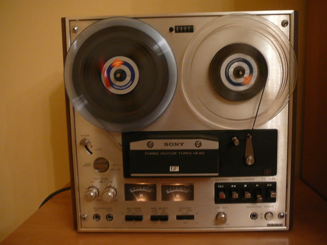 Sony tc-645