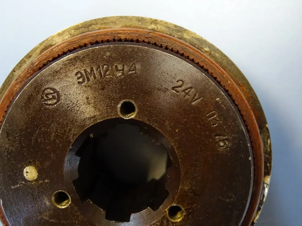 Електромагнитен съединител ЭМ-12У4(ЕМ-12У4) electromagnetic multi-plate clutch 24VDC — снимка 3