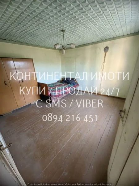 Код 70016. Двуетажна стара къща 80м2 с допълнителни монолитни постройка и двор 930м2 Трифазен и моно — снимка 4