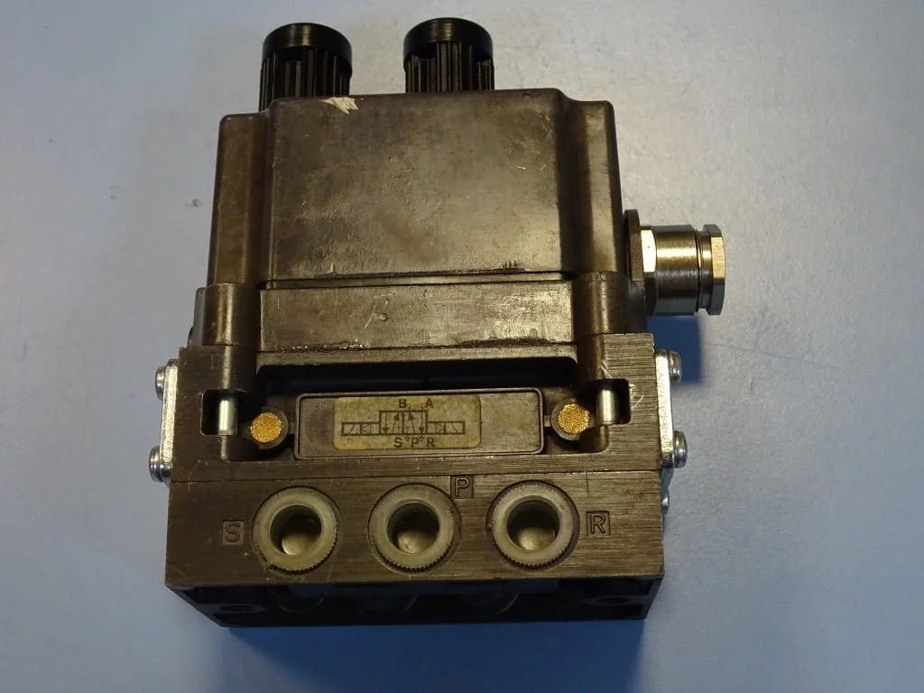 Пневматичен разпределител HERION 25507E74 Solenoid Valve 24VDC G1/8 — снимка 4