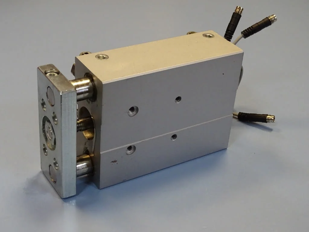 Пневматичен цилиндър Festo DFM-25-80-P-A-GF Guided drive/Linear guide — снимка 5