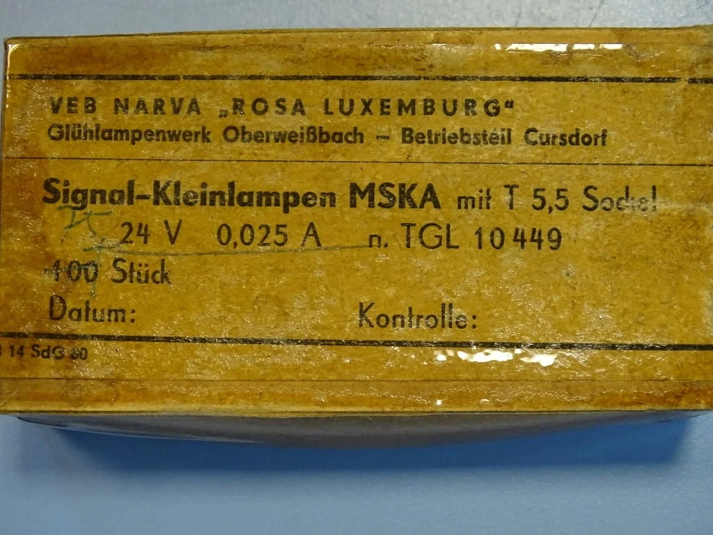 Сигнална лампа VEB NARVA T 5.5 24V 0.025А signal lamp TGL10449 — снимка 2