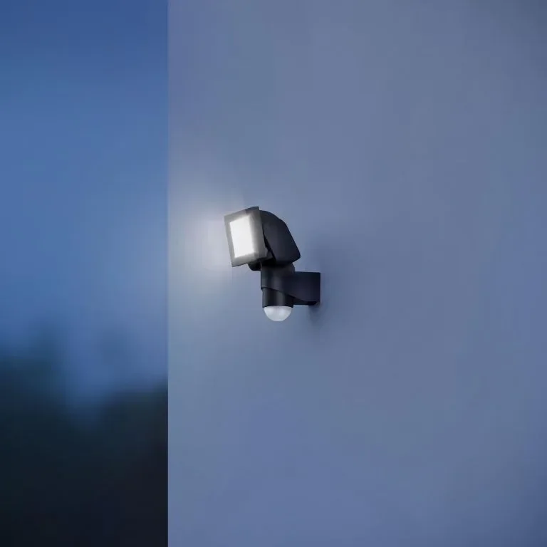 STEINEL LED прожектор FL 1400 S черен, 220° сензор за движение с 10 m обхват, 4000K — снимка 2