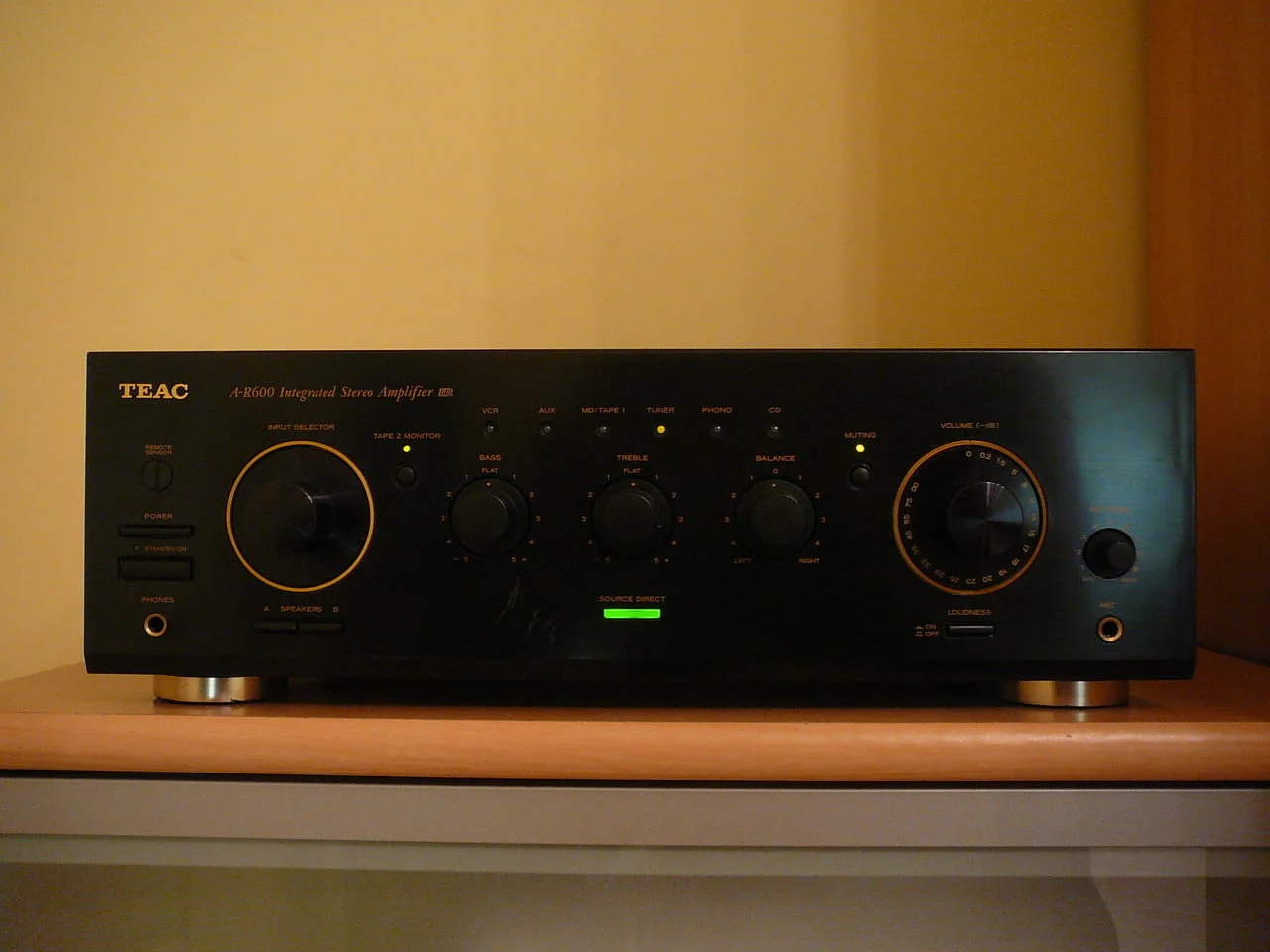Teac a-r600