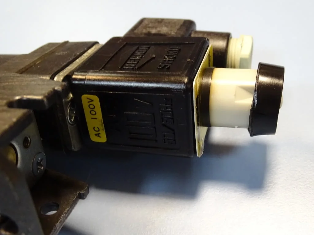 Пневматичен разпределител SHOKU-HERION 5BC-03F solenoid valve 100VAC — снимка 6
