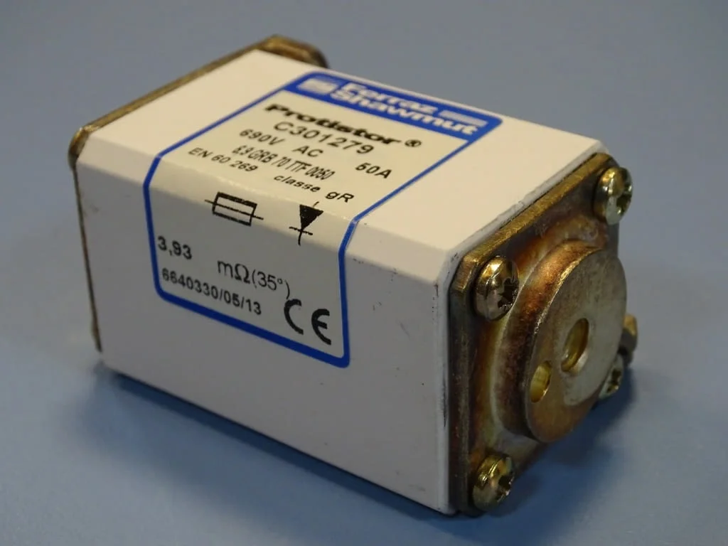 Предпазител Ferraz Shawmut Protistor C301279 Fuses 6.9GRB70TTF0050 50A 690VAC — снимка 4