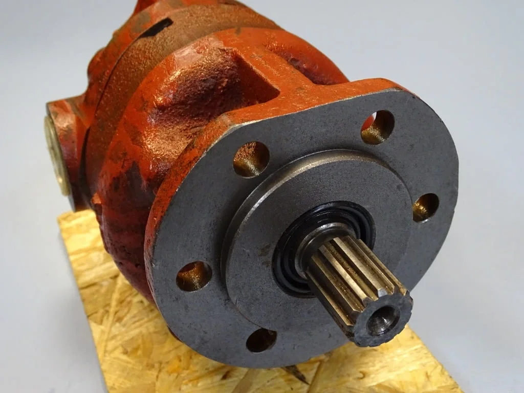 Хидравлична помпа Warynski P2C1613B8C23A Hydraulic pump — снимка 3
