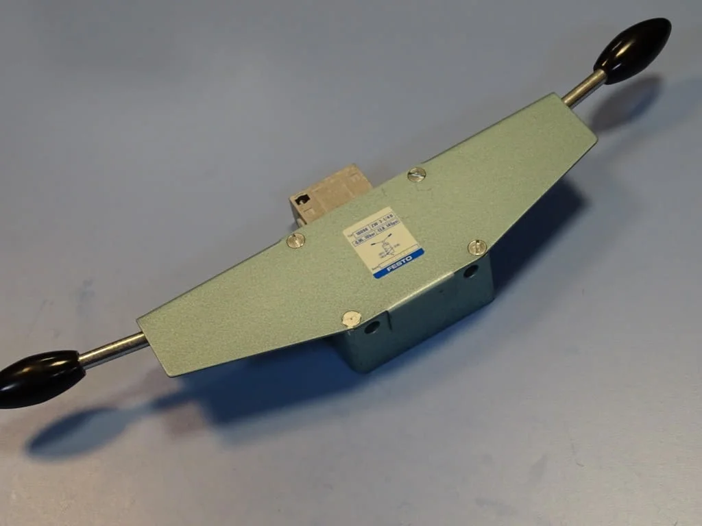 Пневматичен разпределител Festo 10096 ZW-3-1/4 B two handed valve