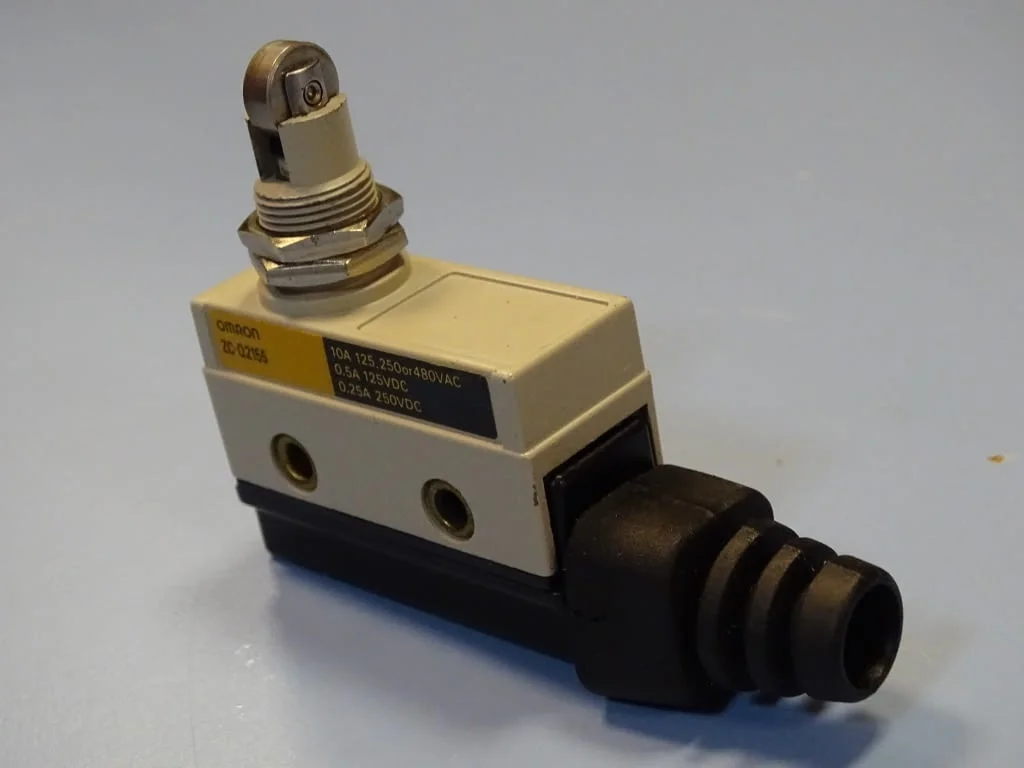 Изключвател Omron ZC-Q2155 Limit Switch 10A/250V — снимка 2