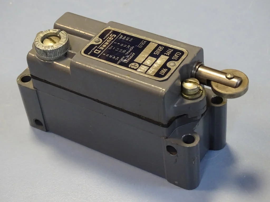 Изключвател краен SQUARED AW-32 limit switch 10A — снимка 5