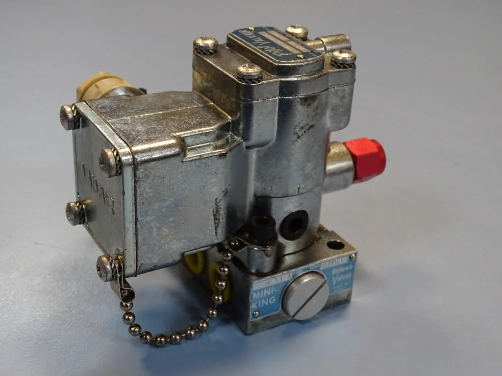 Магнет вентил Bellows Valvair Parker B-33-A/LBMO-343-GLEA pilot valve solenoid 220V — снимка 9