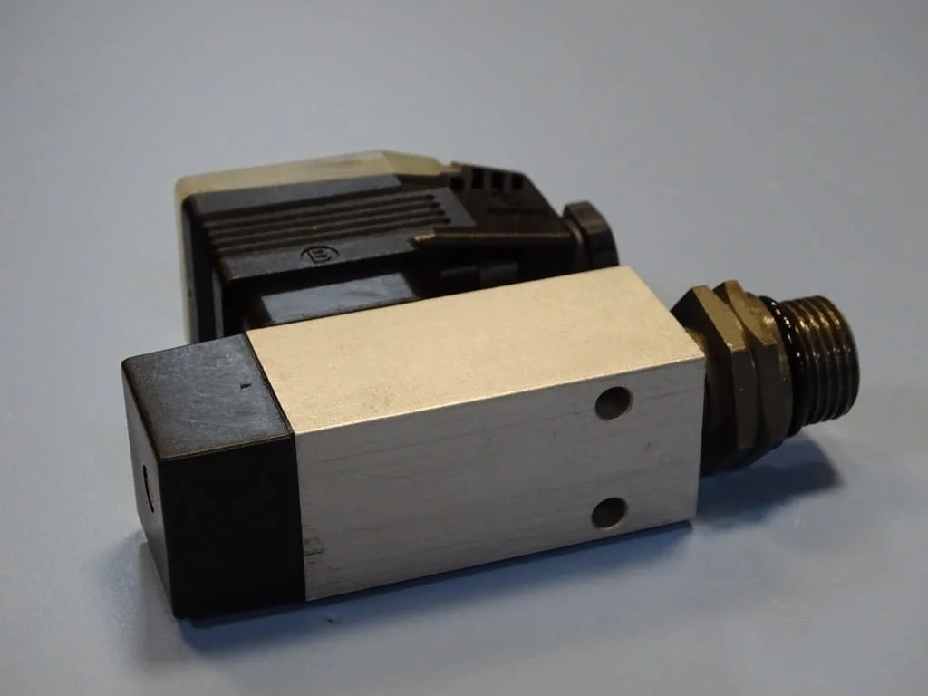 Пресостат вакуумен HYDAC VR2/D/L24 differential pressure filter clogging indicator — снимка 3