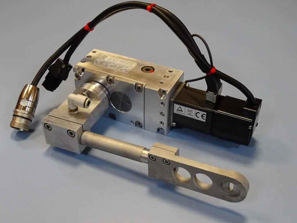 Мотор редуктор MITSUBISHI HC-MFS13-S13 AC servo motor SPN worm gear box — снимка 2