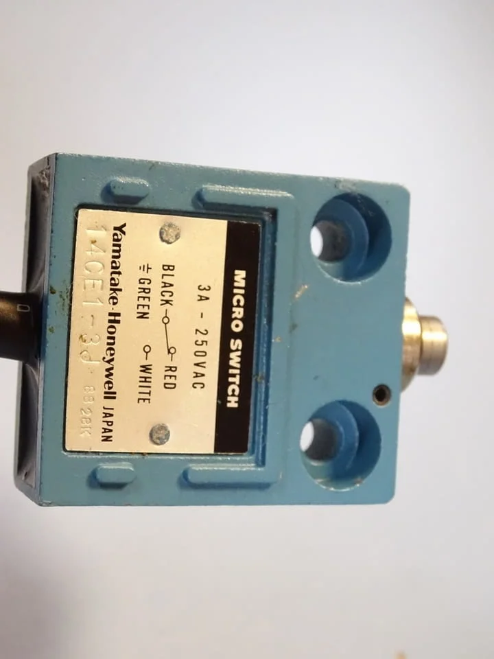 Краен изключвател Yamatake Honeywell 14CE1-3J limit switch 3A 250VAC — снимка 2