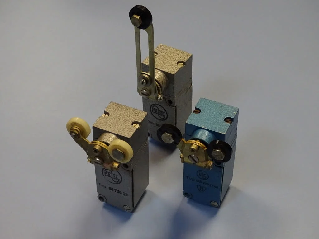 Изключвател краен FATEL Typ 3375802 Limit Switch 16A 250VAC — снимка 10