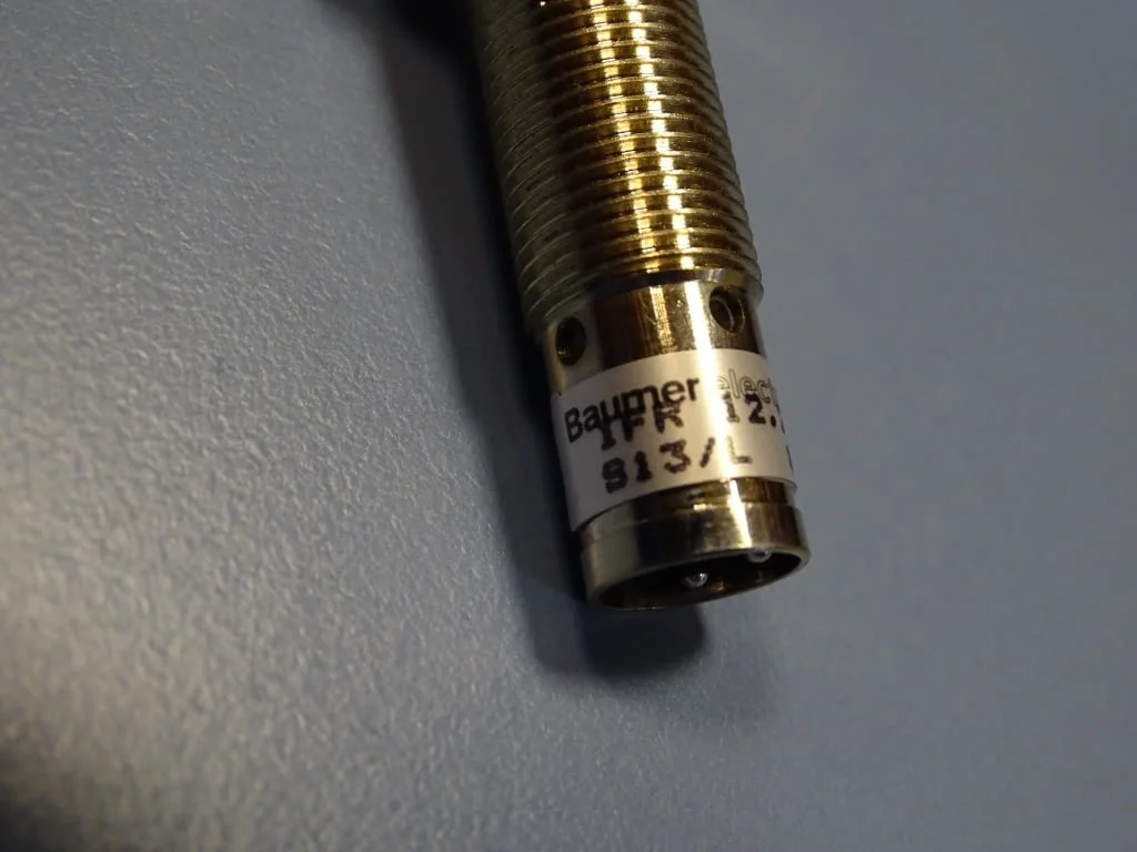 Индуктивен датчик Baumer Electric IFR 12.26.31/S13/L inductive sensor — снимка 5