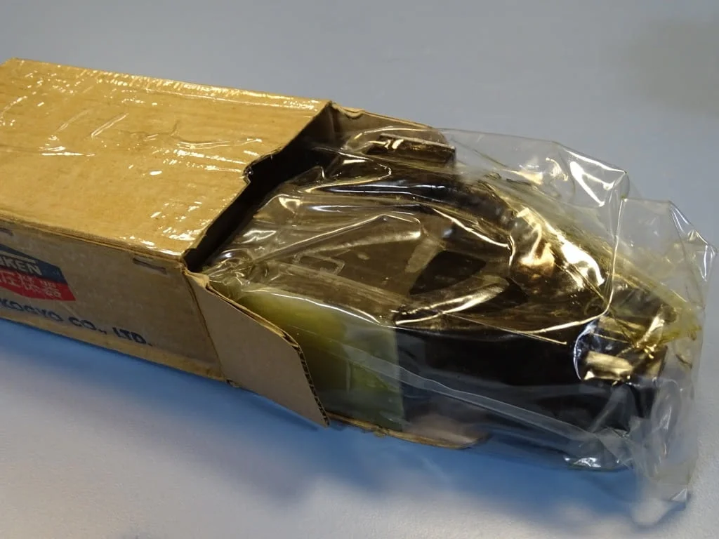Хидравличен разпределител YUKEN DSG-01-2B2-D24-50 solenoid operated directional valve 24VDC — снимка 7