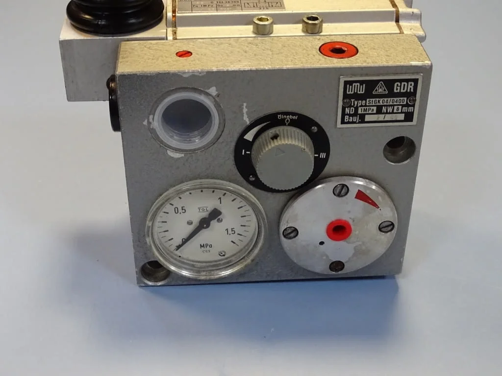 Пневматичен блок wmw DDR StGK04/0400 Pneumatic Valve NW-8mm Orsta TGL36389 — снимка 2