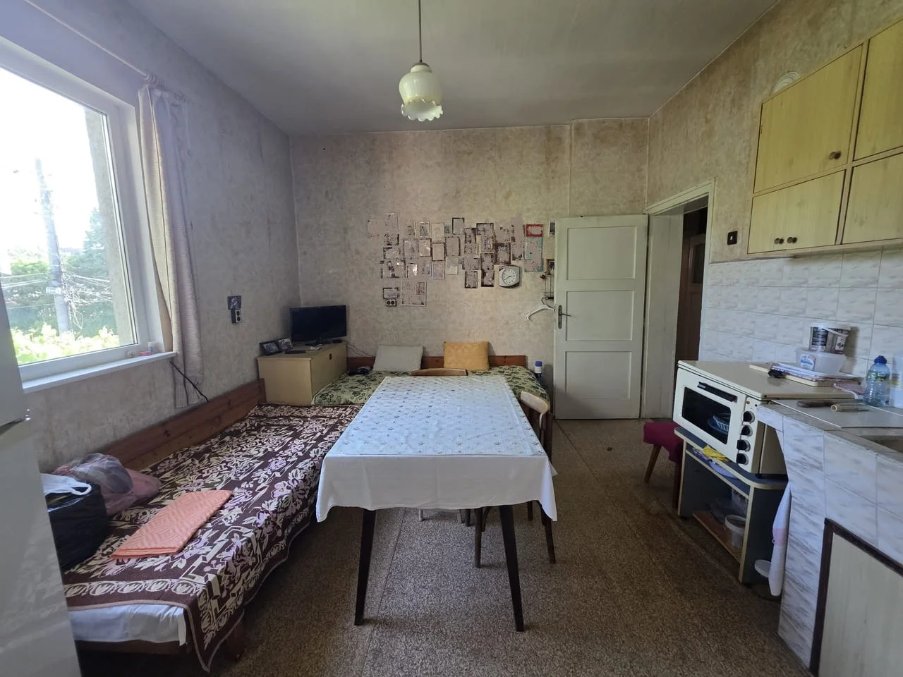 Самостоятелна къща с двор в кв. „Овчарски“, гр. Хасково — снимка 2