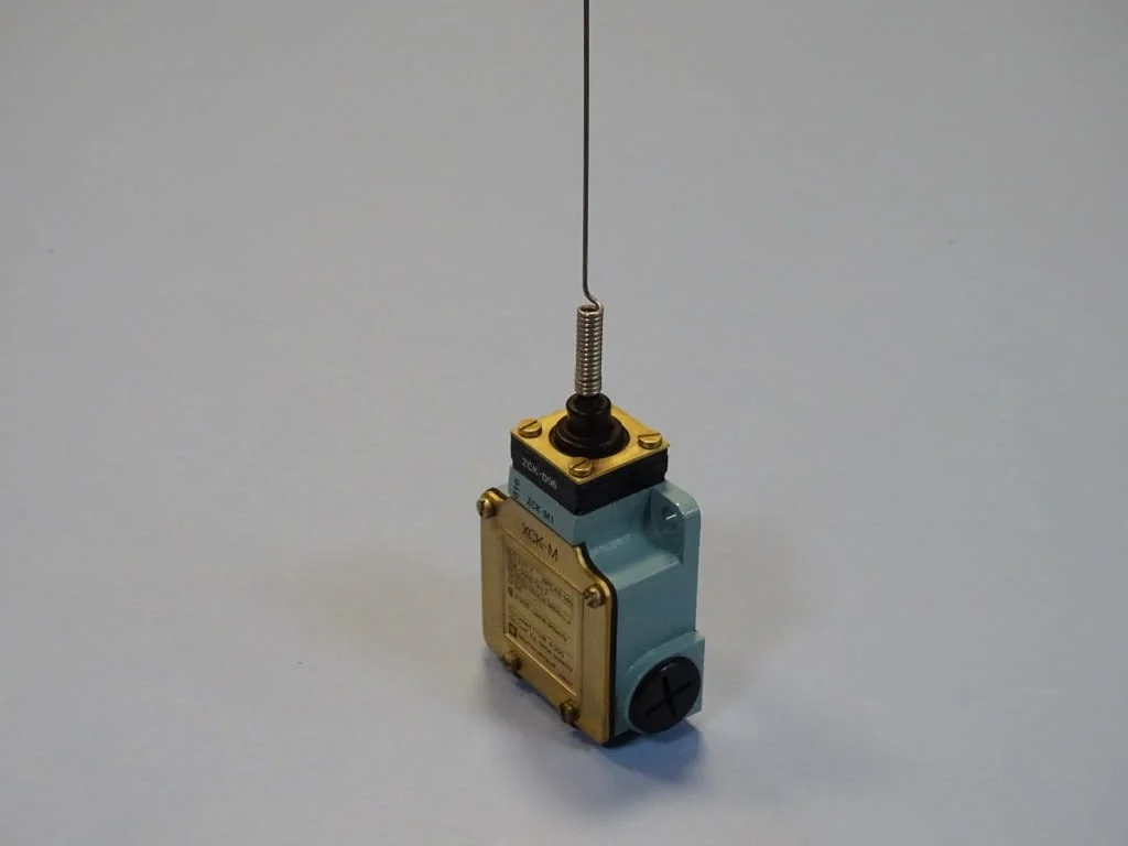 Краен изключвател Telemecanigue XCK-M106 Limit Switch 380VAC — снимка 7