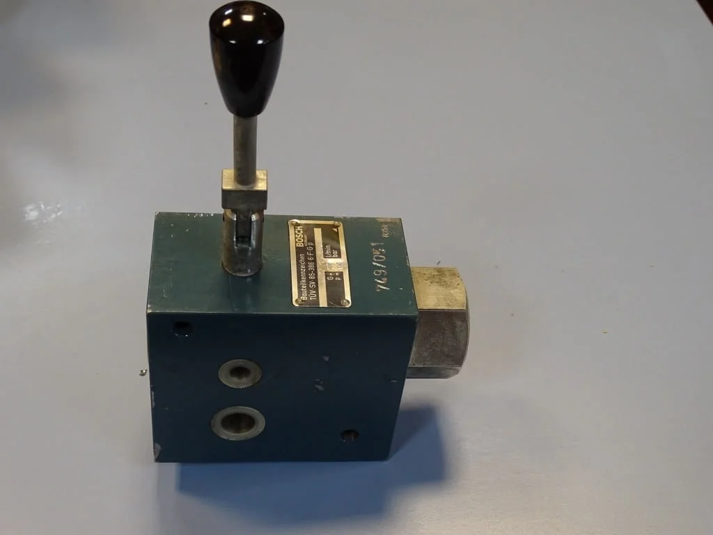 Хидравличен клапан Bosch pressure reliel valve 100 bar — снимка 2