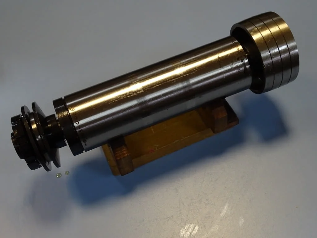 Шпиндел за шлайф 3К227В Ф85 L-260 0.003mm
