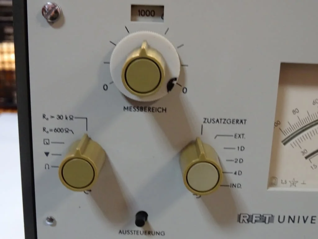 Универсален измервателен уред RFT VEB universalmesseinrichtung UM111 — снимка 6