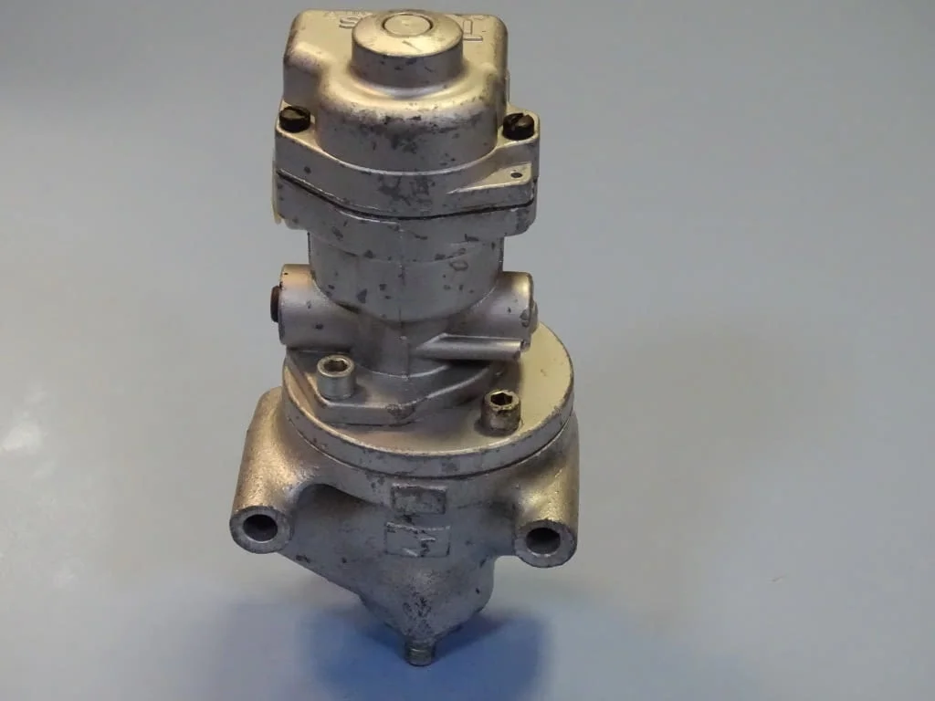Пневматичен разпределител за преси ROSS J2673A3969 directional control valve 100V — снимка 3