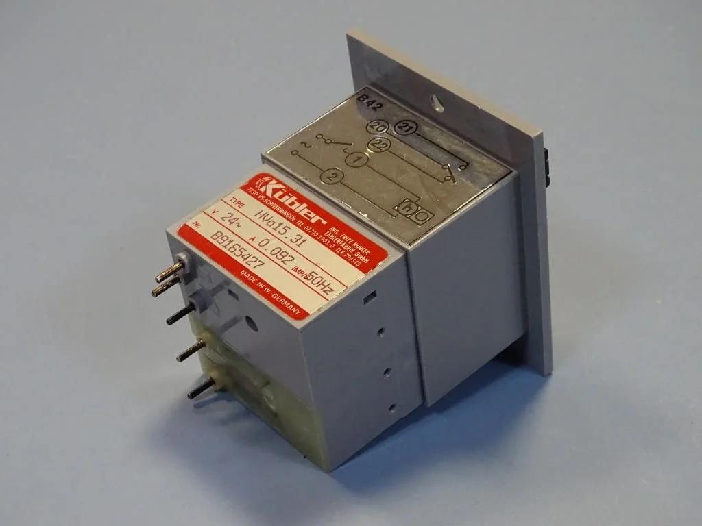 Електромеханичен брояч на време Kubler HVa 15.31 electromechanical time couter — снимка 7