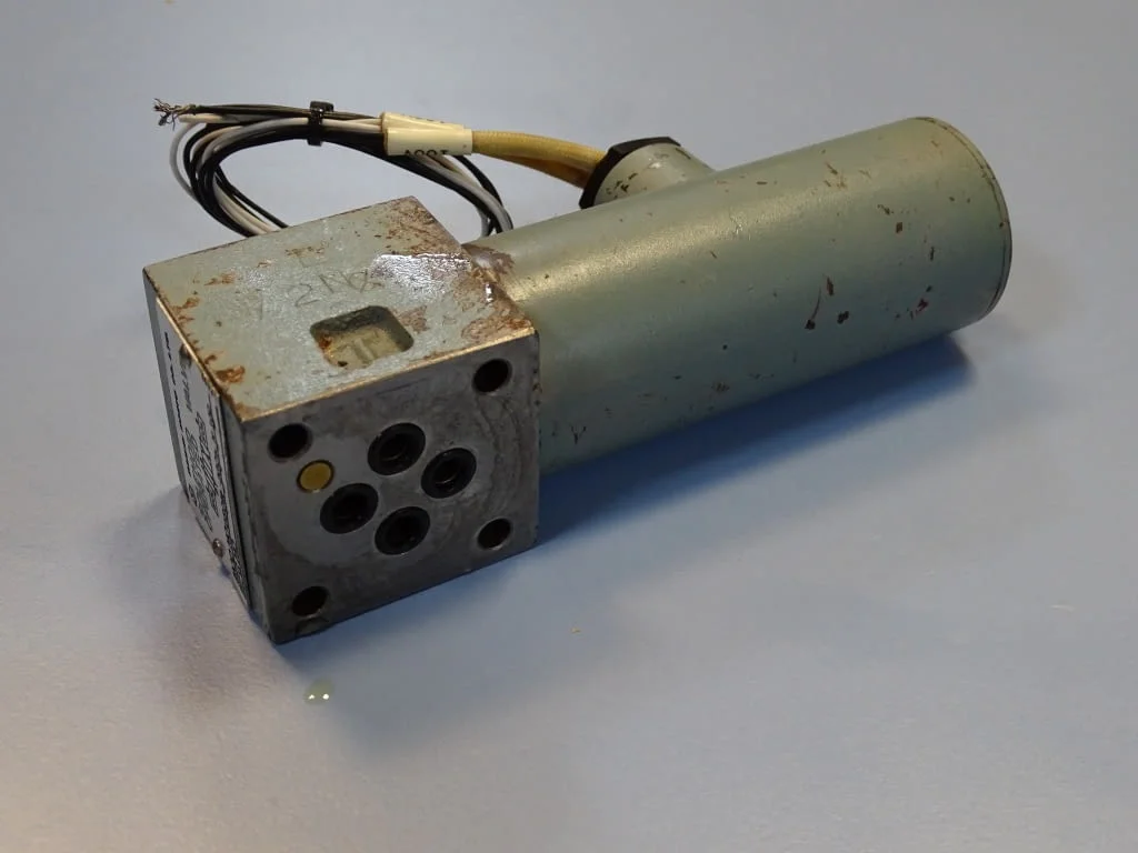 Хидравличен разпределител Daikin DSOM4-2G012N-100 solenoid valve 100V — снимка 5