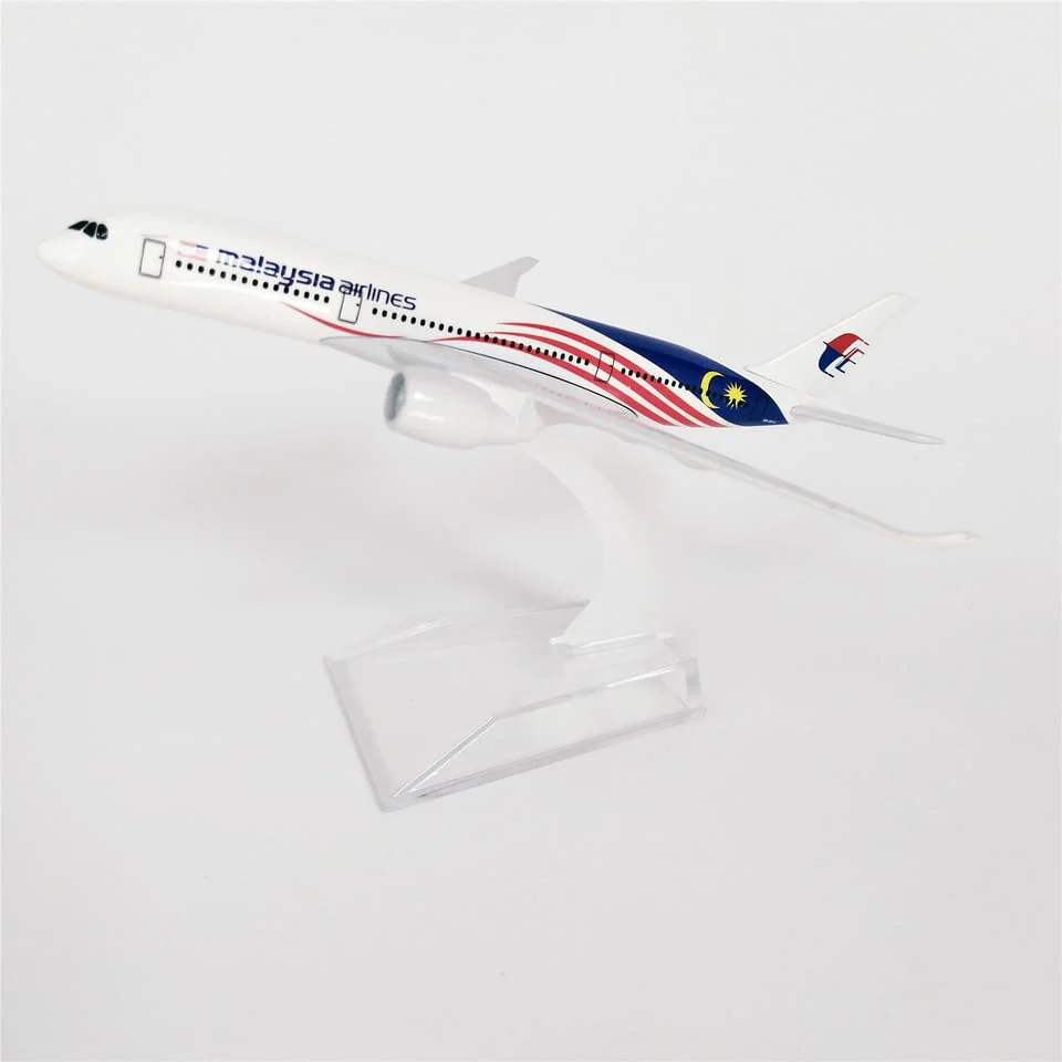 Еърбъс 350 самолет модел макет Malaysia Airlines метален A350 — снимка 2