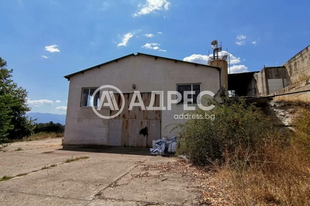Производствен цех за продажба - м. Друма, близо до Главен път Е79 край Сандански — снимка 2