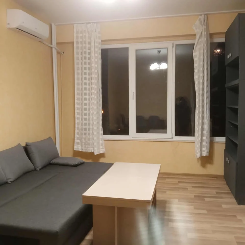 Даваме под наем тристаен апартамент в кв. Христо Смирненски