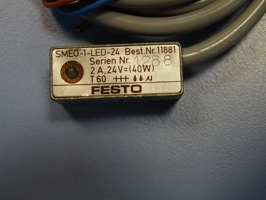 Индуктивен сензор Festo SMEO-1-LED-24 proximity switch — снимка 2