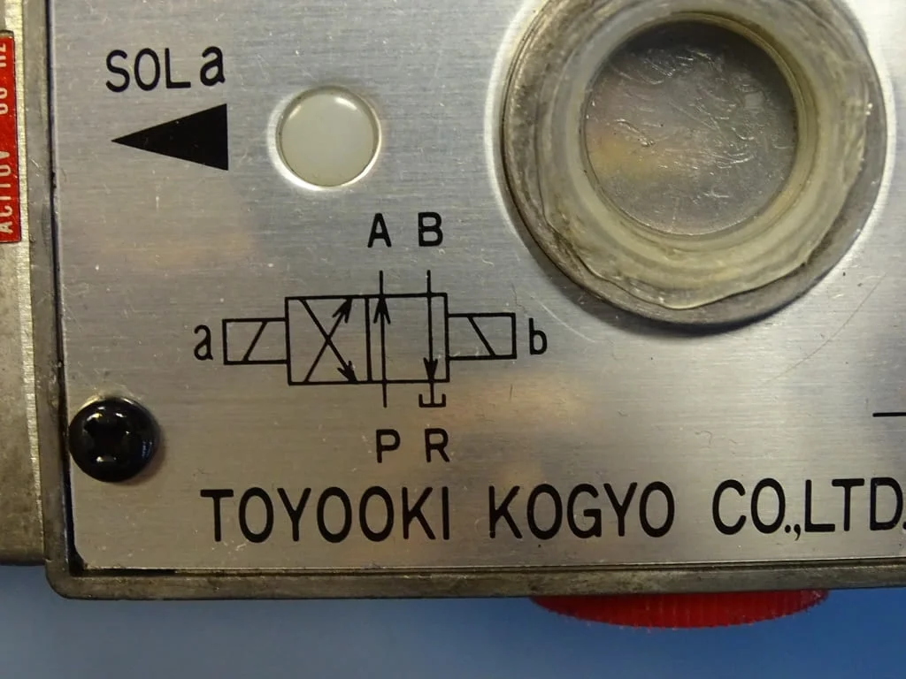 Хидравличен разпределител TOYO-OKI HD3-42SGS-BcA-03A solenoid operated directional valve 100/110V — снимка 9