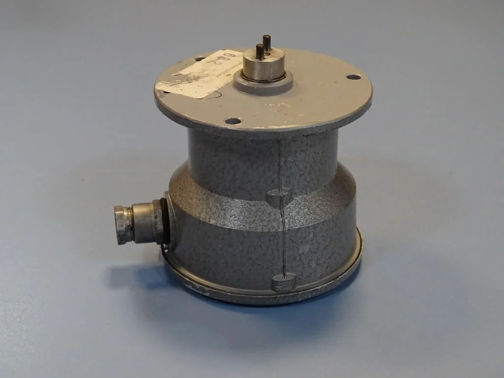 Реле за скорост VEB FMG DDR typ BDW1 speed relay 250VAC