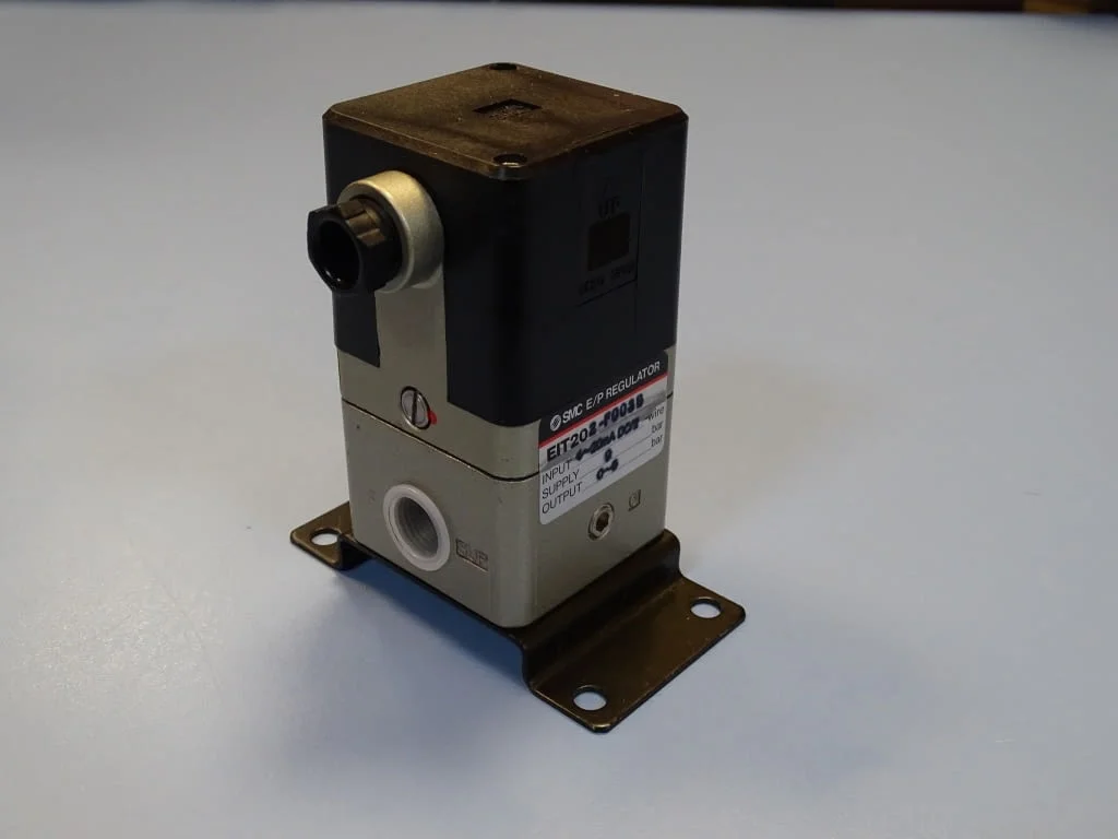 Пневматичен регулатор SMC E/P Regulator EIT202-F003B 0-8Bar