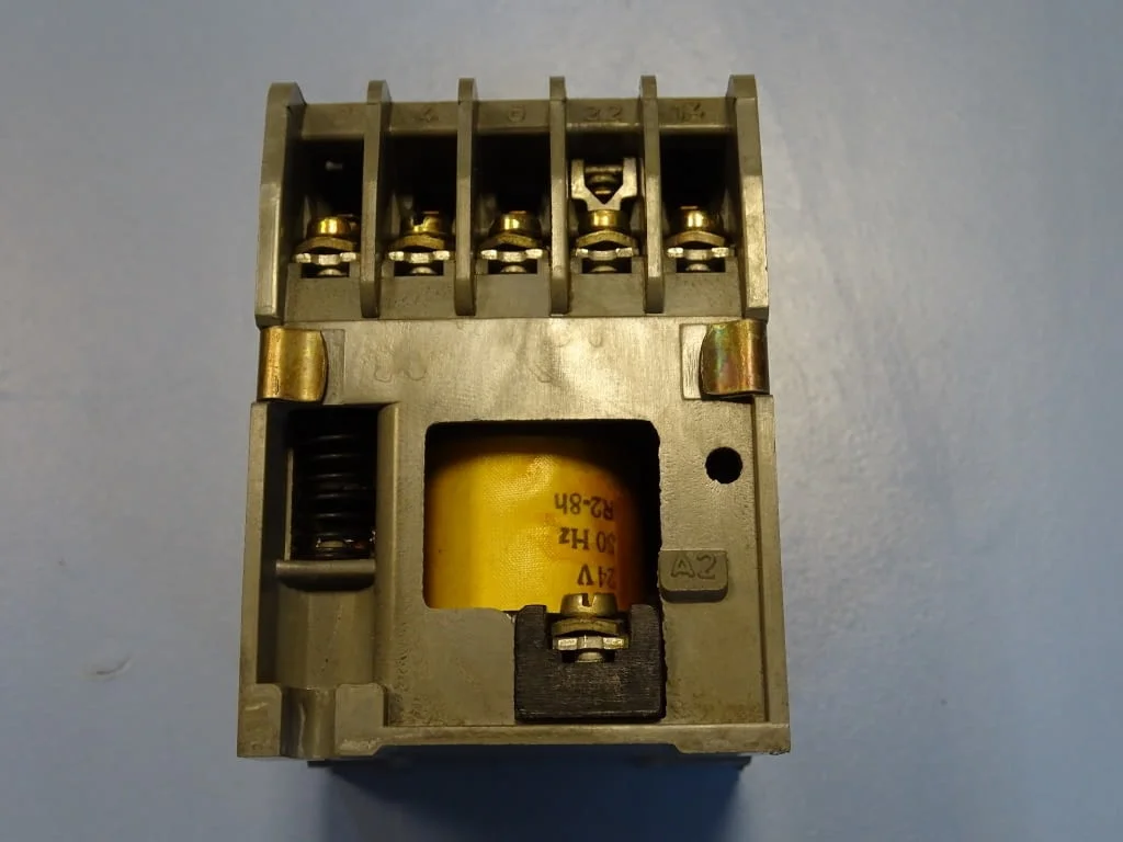 Контактор въздушен К6Е ЕАЗ contactor 380V/6A coil 24VAC — снимка 6