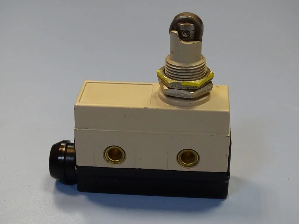 Изключвател Omron ZC-Q2255 Limit Switch 15A/250V — снимка 3