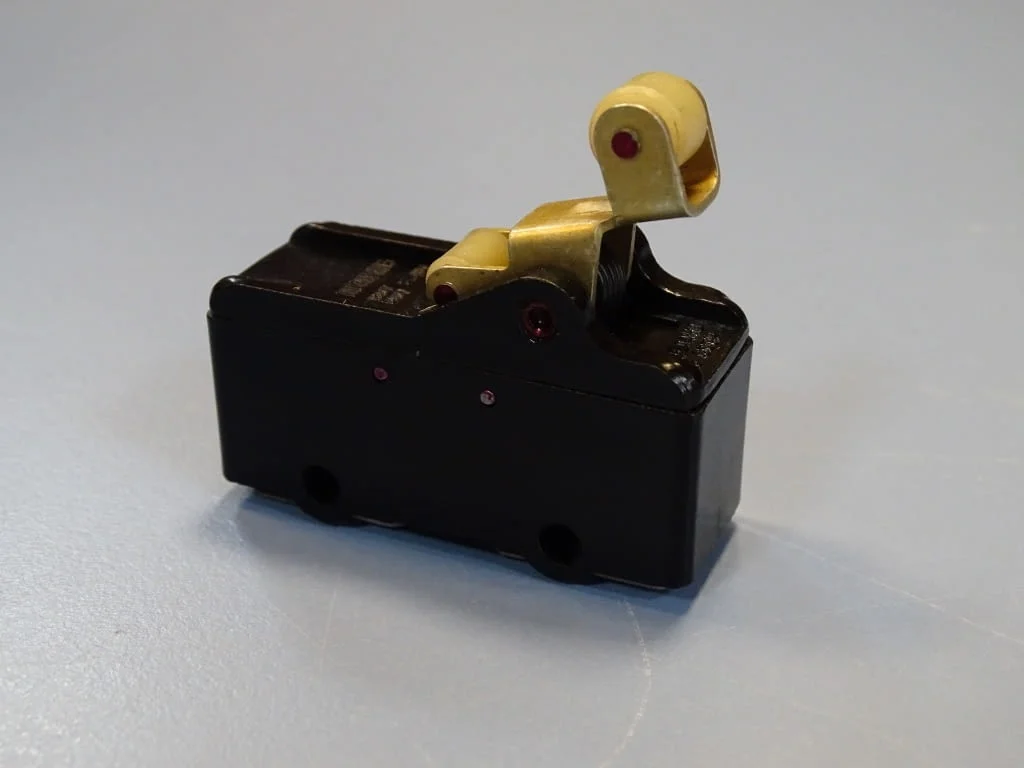 Микро-изключвател МП1107 USSR Micro Limit Switch 10A 660VAC/440VDC