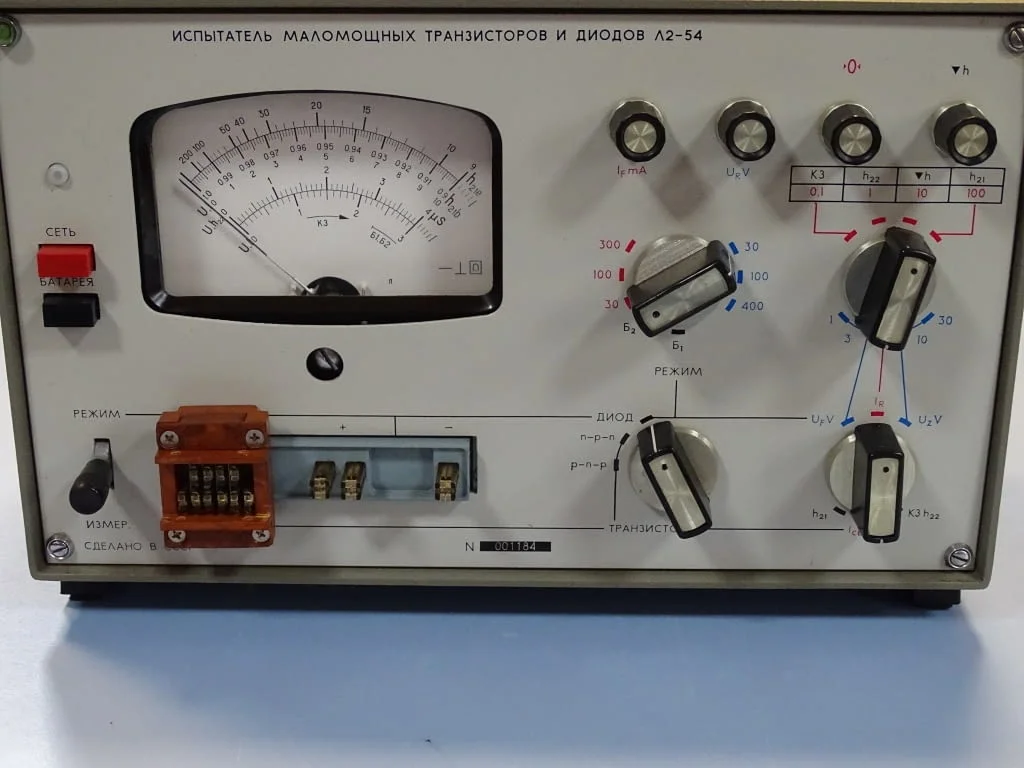 Стенд за проверка на маломощни транзистори и диоди USSR Л2-54 — снимка 2
