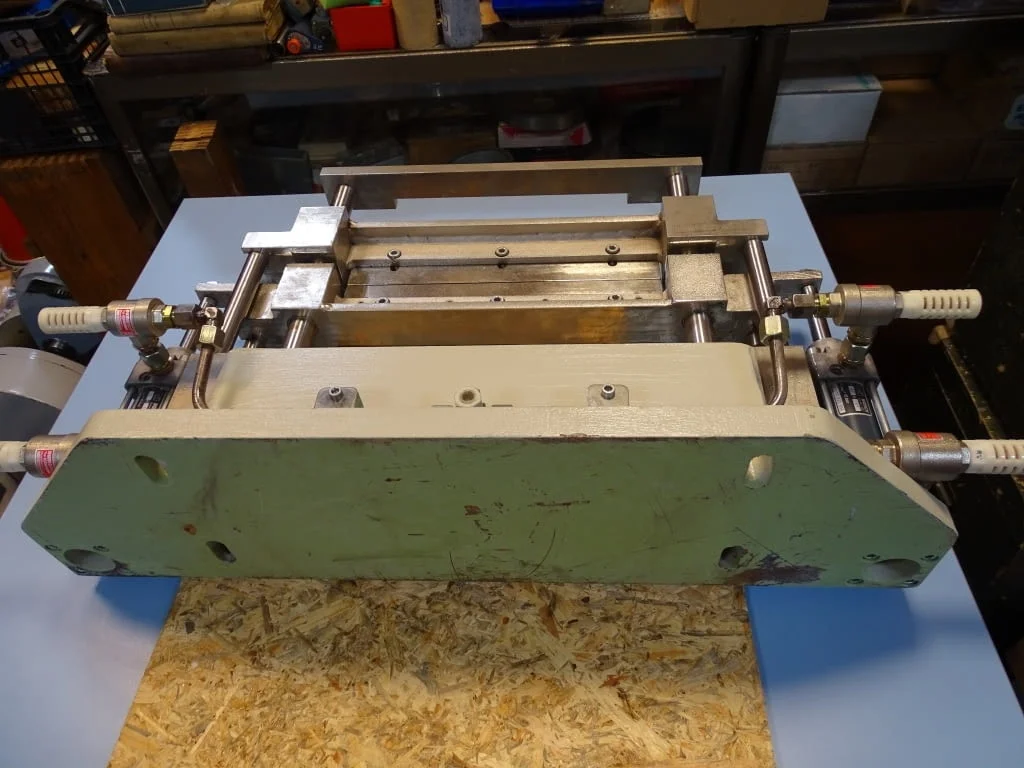 Пневматична гилотина за пластмаса Battenfeld Fischer TM-325 Pneumatic Cuillotine Cutter Plastic — снимка 8