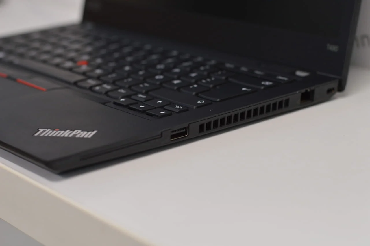 Lenovo ThinkPad T490 – 14" Full HD IPS / i5-8265U / 16GB DDR4 / 512GB NVMe SSD / 4G LTE / 12 месеца — снимка 7