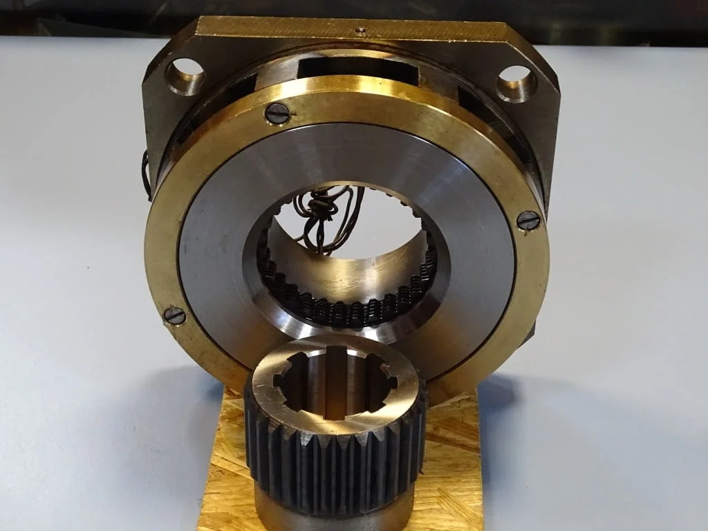 Електромагнитен съединител ETM-116 2H (ЭТМ-116 2Н) electromagnetic multi-plate clutch 24VDC — снимка 3